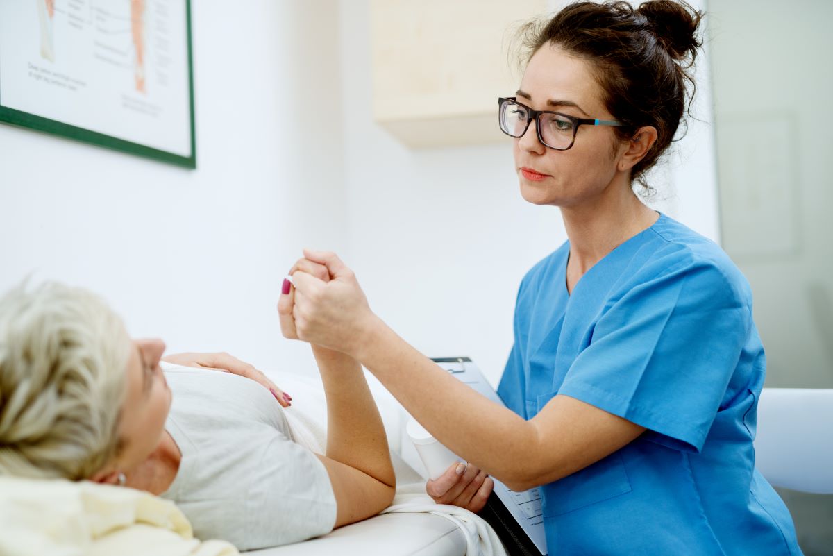 10 Questions to Ask Before Hiring a Private Nurse