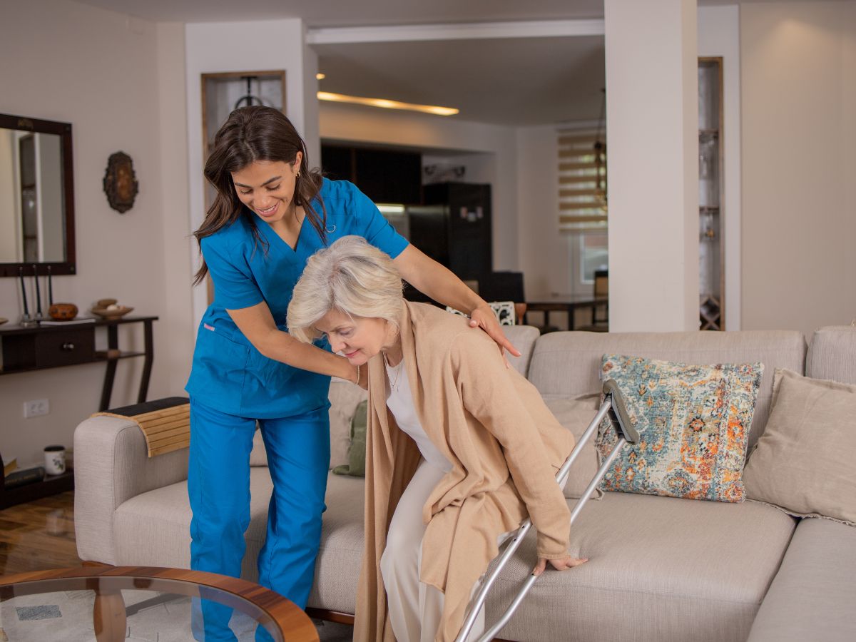 Home Nursing vs Nursing Home Care: What’s the Difference?